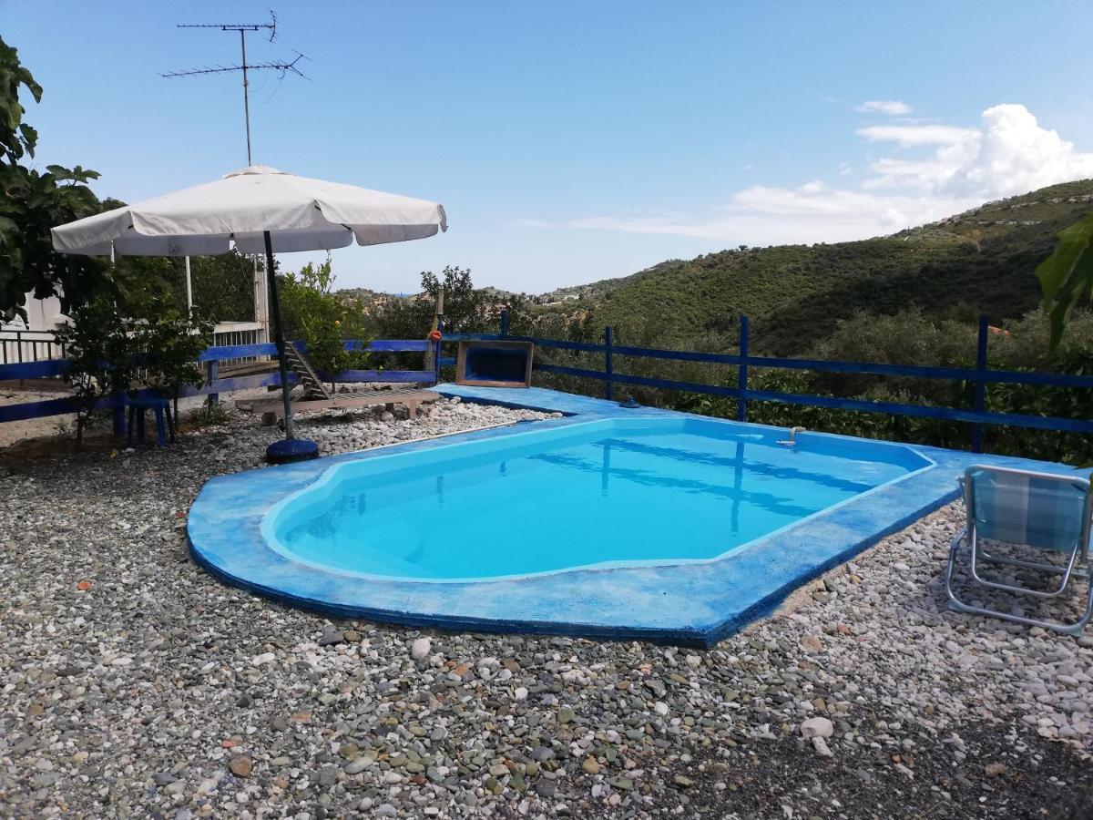 Leonidio Small Hause With Swimming Pool Εξωτερικό φωτογραφία